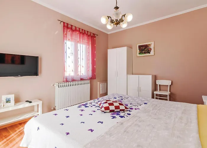 別荘 Amazing In With Sauna ザダル